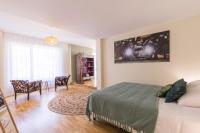 Estudio con vistas al jardín