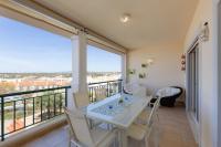 B&B Guia - MAGNOLIA - Spacious apart for 4 with indoor pool, gym in Albufeira - Bed and Breakfast Guia