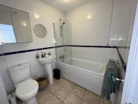Hidden Gem with Free Parking - B&B Windsor