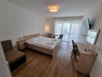 Double Room with Street View