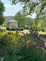 B&B Saint-Cyr-du-Bailleul - Spacious, rustic studio space for 2 persons - Bed and Breakfast Saint-Cyr-du-Bailleul