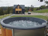 Beskidzka Stodoła przy szlaku z pięknym widokiem - Bed and Breakfast Złatna