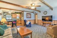 Charming Ingram Home with Yard and Furnished Patio! - B&B