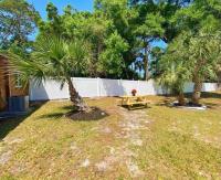 *NEW*Sunshine Gorgeous- 3BD/2BA -Private Backyard! - B&B
