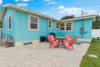 Quaint Gulfport Beach Bungalow - B&B