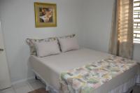 B&B Kingston - 1 Bedroom Upscale Apt - Bed and Breakfast Kingston