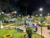Town Apartment with terrace 4 bedrooms 3 baths - B&B Baños