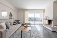 Serene 2BR Apartment in Alimos with Sea view by UPSTREET - B&B Atene