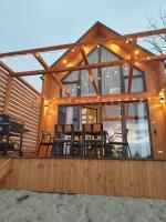 Domino - domek nad jeziorem - B&B