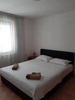 Deluxe Double Room (2 Adults + 1 Child)