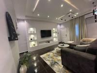 CN Homes Luxury furnished 2Bedroom 24hr electricity with BQ and PS5 Consoles - Chambres d'hôtes Lagos