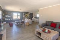 B&B Cape St Francis - Central,Spacious 4 bedroomed home - Bed and Breakfast Cape St Francis