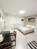 Dreibettzimmer mit Bad