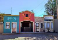 Silver Spur Homestead Luxury Glamping -The Tombstone - Chambres d’hôtes