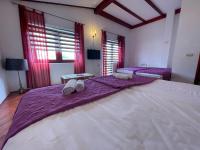 Quadruple Room with Shared Bathroom