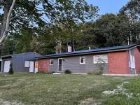 Spacious Home near Airport - Ferienwohnung