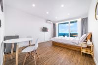 Double Room with Half Ocean view (302) - No kitchen