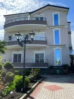 Vila Gregor - Chambres d'hôtes Tushemisht