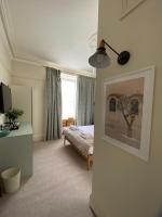  Premium King Room En Suite with Kitchenette