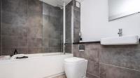 Lovely 2 bed Penthouse in Loughton central location