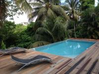 Confortable T1 Le Gosier, Wi-Fi, piscine dans gîte - B&B Le Gosier