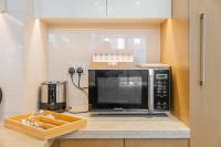 LARBI Breathtaking Burj Khalifa & Fountain Luxurious 1BR - Bed and Breakfast Dubai