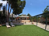 B&B Loutsa - Hector Villa Airport by Airstay - Bed and Breakfast Loutsa