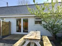 B&B Pwllheli - Orchard Cottage, Pwllheli, North Wales - Bed and Breakfast Pwllheli