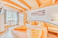 Apartment with Mountain View