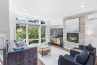 Golden Gardens Getaway-Walk to Beach & Waterfront - Bed and Breakfast