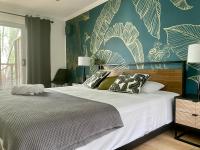 Appartamento con 2 Camere da Letto e Vista Piscina