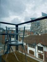 Broad Street -Central-Couples-1 Bedroom Apartment - B&B