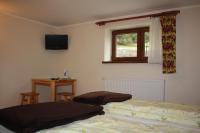 Chambre Lits Jumeaux avec Salle de Bains Commune