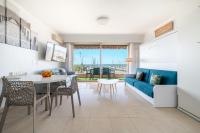 B&B Menton - La Grande Palmeraie - Spacieux studio avec vue mer, terrasse, port de Garavan - Bed and Breakfast Menton