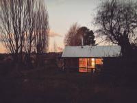 B&B Moonbah - Jindabyne - Kia Ora Cabin Farmstay - Bed and Breakfast Moonbah