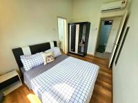 Three Bedroom Family Apartment (Near Car Park and City View)