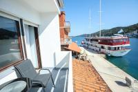 Beachfront Rooms Veli Kamik - Bed and Breakfast Božava