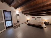 Double Room with Private External Bathroom