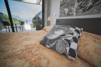 Deluxe Doppel- oder Zweibettzimmer mit eingeschränktem Seeblick und Garten