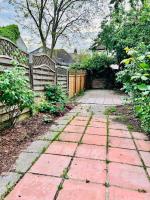 Beach Vibes in Southend-On-Sea by Artisan Stays I Free Parking - B&B Southend-on-Sea