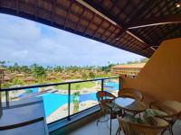 Apartment with Pool View