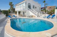 Luxurious Detached villa with private pool and panoramic sea and mountain views - Chambres d’hôtes