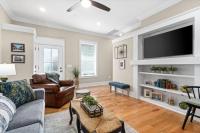 Todd's Place in Downtown Clarksville (638 Madison St, #5) - B&B Clarksville