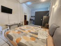 Small studio APT 5min to DT! - B&B