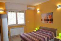 One-Bedroom Apartment with Terrace (5 Adults)