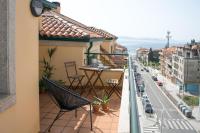 Precioso ático con terraza y vistas a Silgar. - B&B Sanxenxo