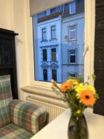 B&B Wuppertal - Nostalgie Apartment - 3 Zimmer, 5 Betten, 7 Personen, kontaktloses Einchecken, Netflix - Bed and Breakfast Wuppertal