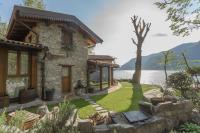 The Writer's Nest Waterfront Villa by Rent All Como - B&B Faggeto Lario