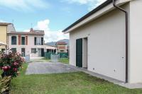 Modern Home with Private Parking near the Station! - B&B