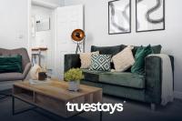 B&B Stoke-on-Trent - NEW Lime House by Truestays - 3 Bedroom House in Stoke-on-Trent - Bed and Breakfast Stoke-on-Trent